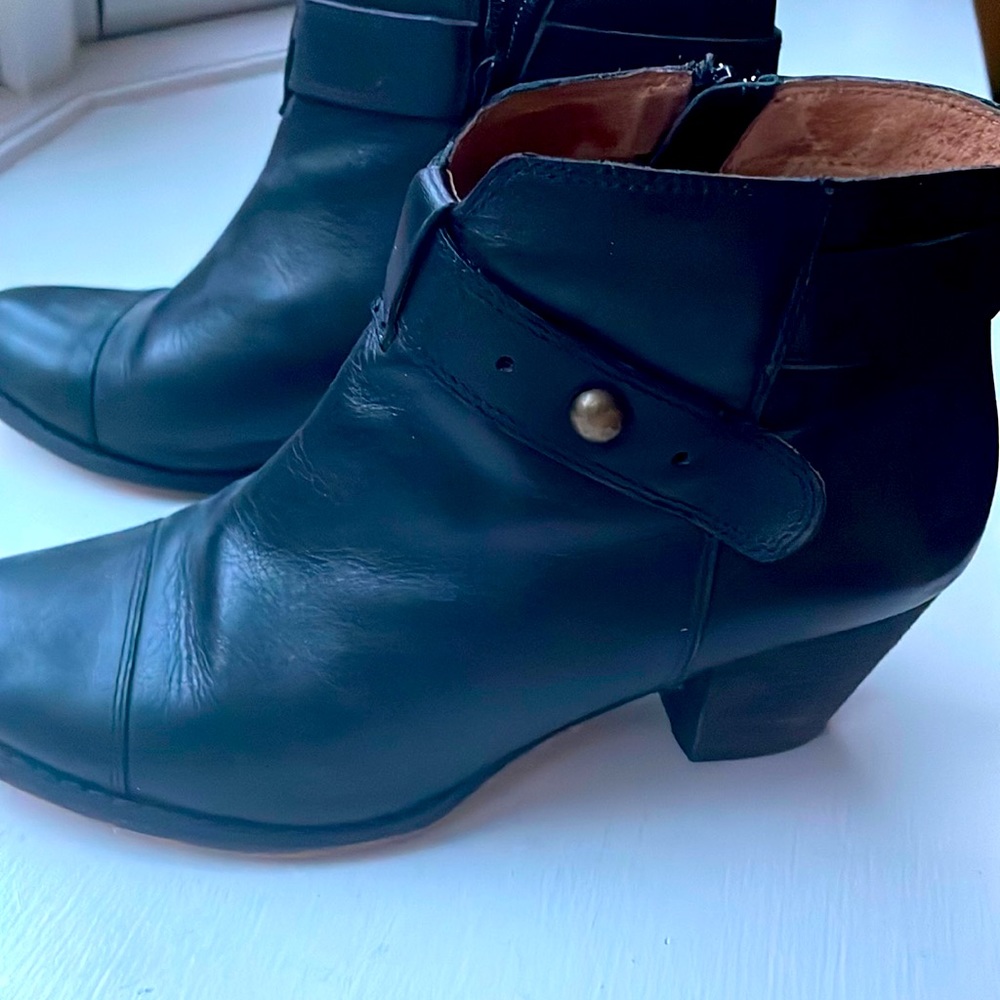 Women’s leather booties